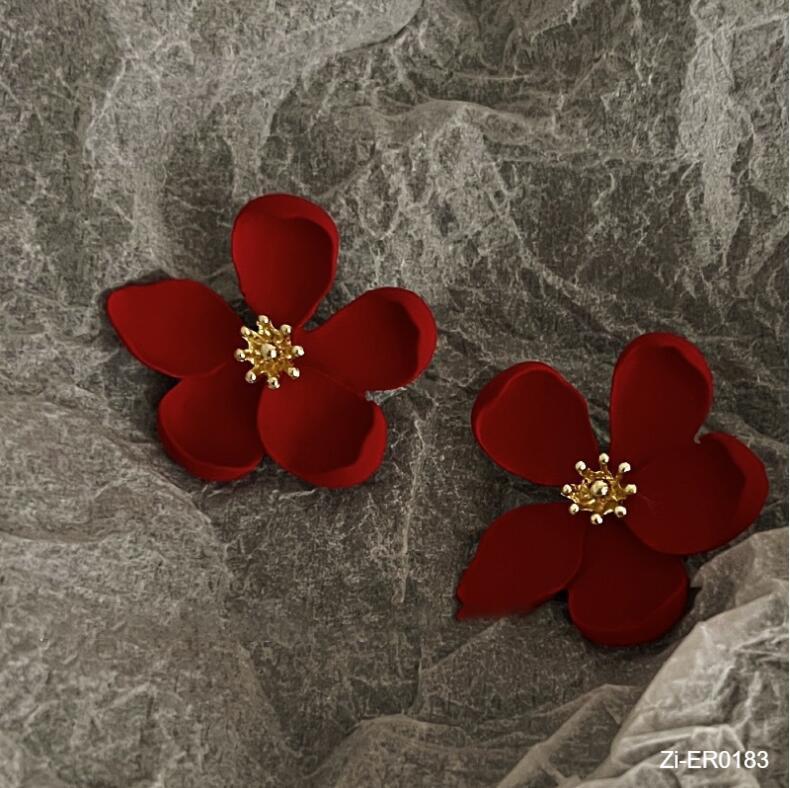 Sweet Red Gold Flower Stud Earrings