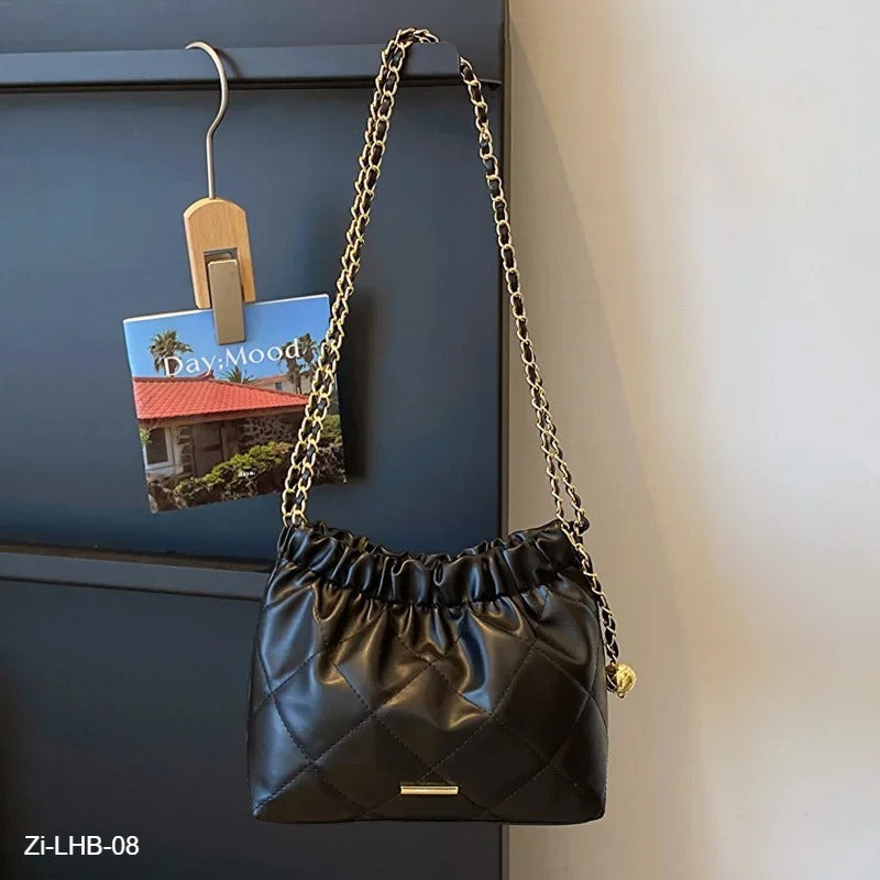 High-capacity Messenger Bag Chain Soft Leather Bag