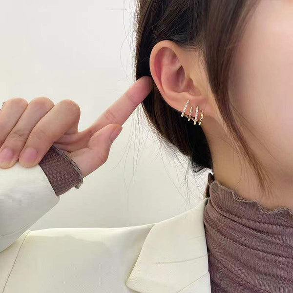 Korean Studded Four-Claw Earrings