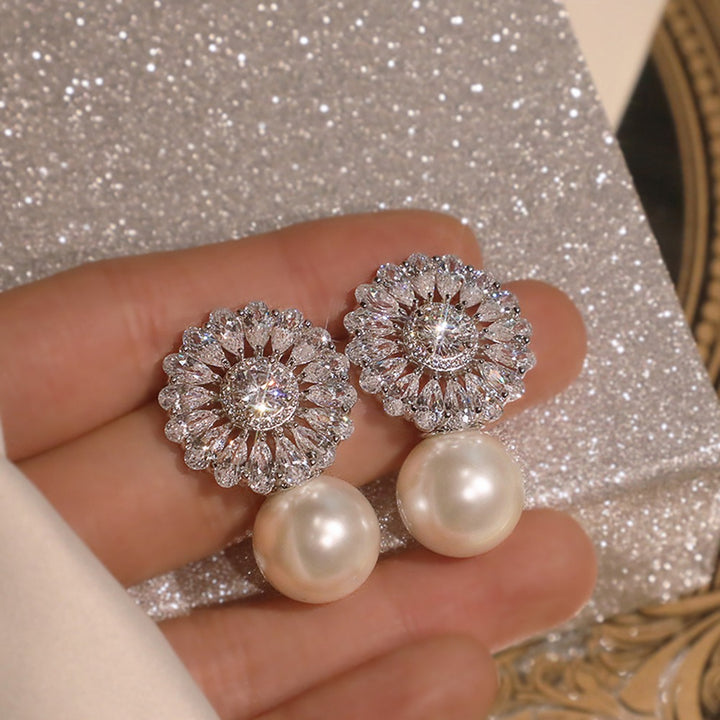 Flashing Diamond Zircon Pearl Earrings